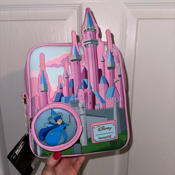 🆕 Sleep Beauty Castle Crossbody Bag - Picture 4 of 8